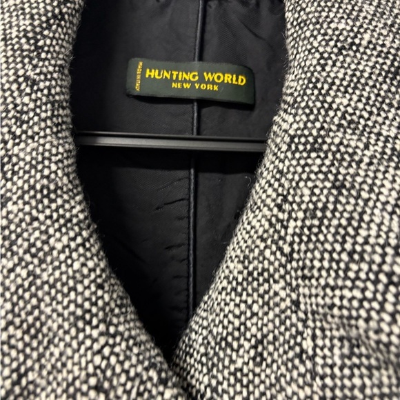 Hunting World Coat - Picture 4 of 12